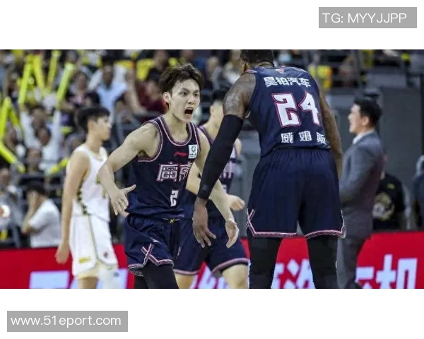 CBA10月30日山东对阵广东比赛精彩回顾及得分分析